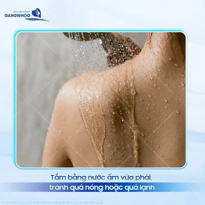 Nâng ngực bao lâu được tắm? Những lưu ý khi chăm sóc ngực sau nâng