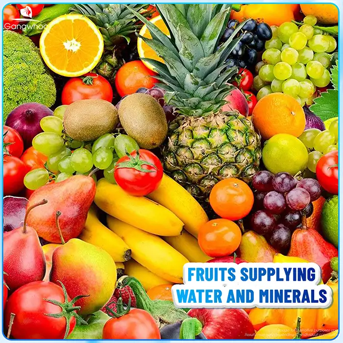 What fruits should you eat after eyelid surgery to promote faster healing and prevent unsightly scarring?